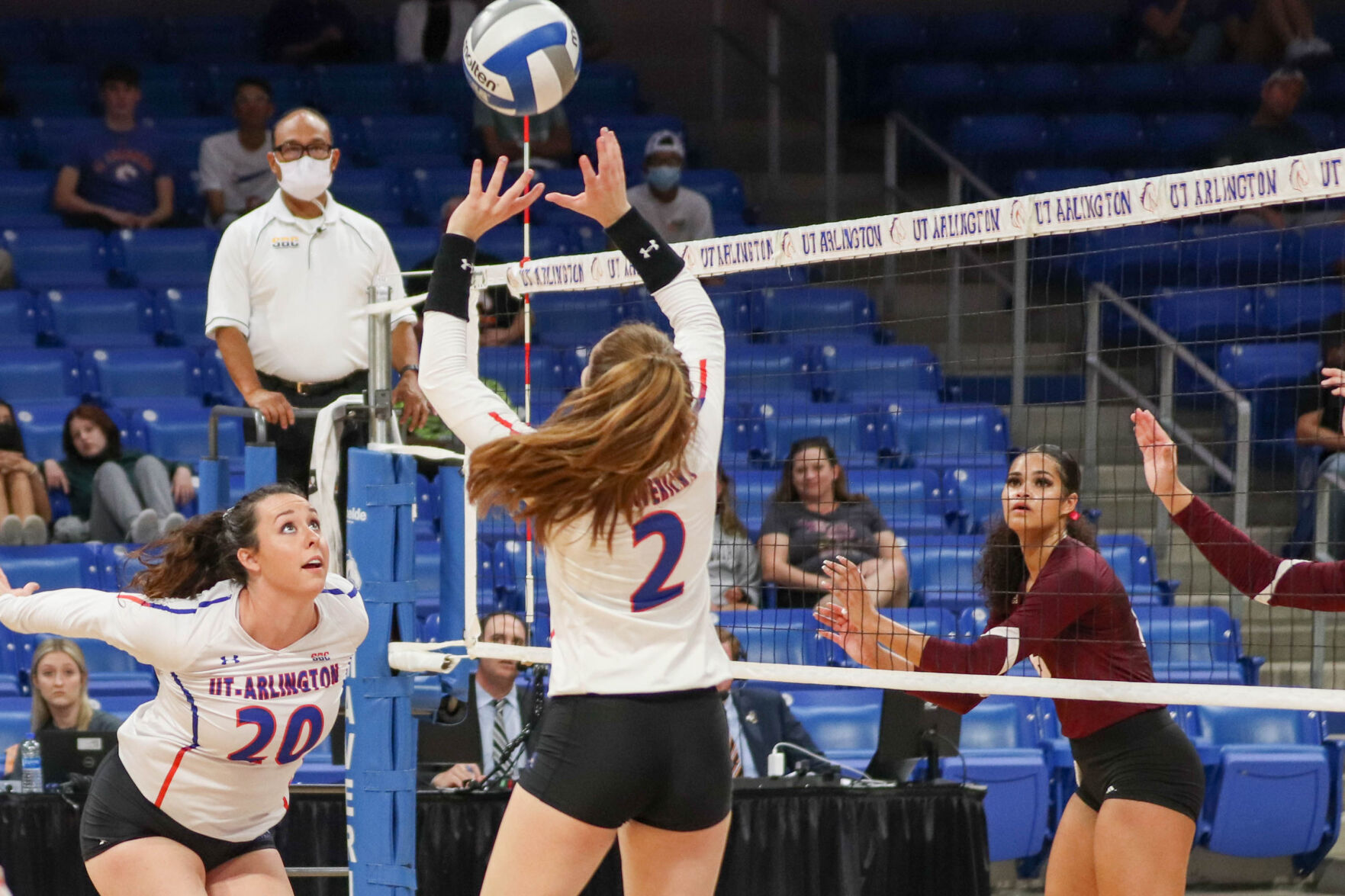 UTA volleyball faces back-to-back defeats against Texas State University